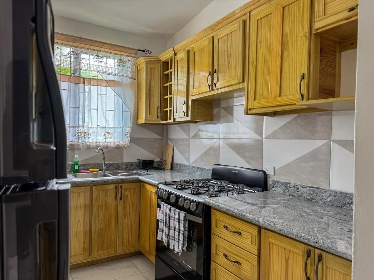Elite Crib Villa - 3 Bedroom Kingston 0*,  Jamaica